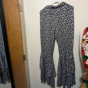 Black and White Floral Women's Flared Pants